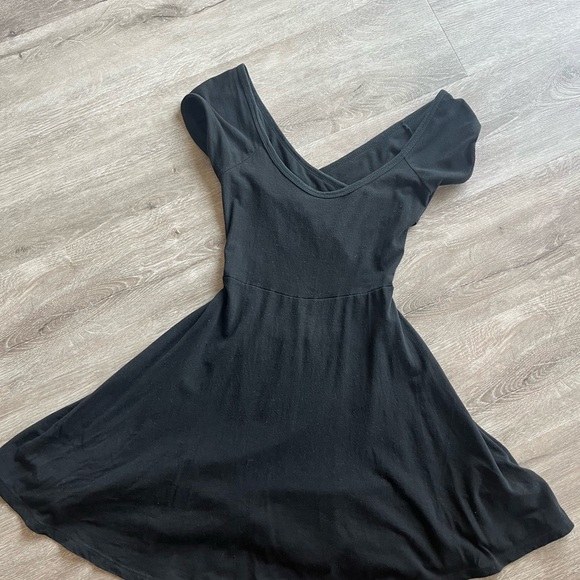 Brandy Melville Bethan Dress - Picture 3 of 5